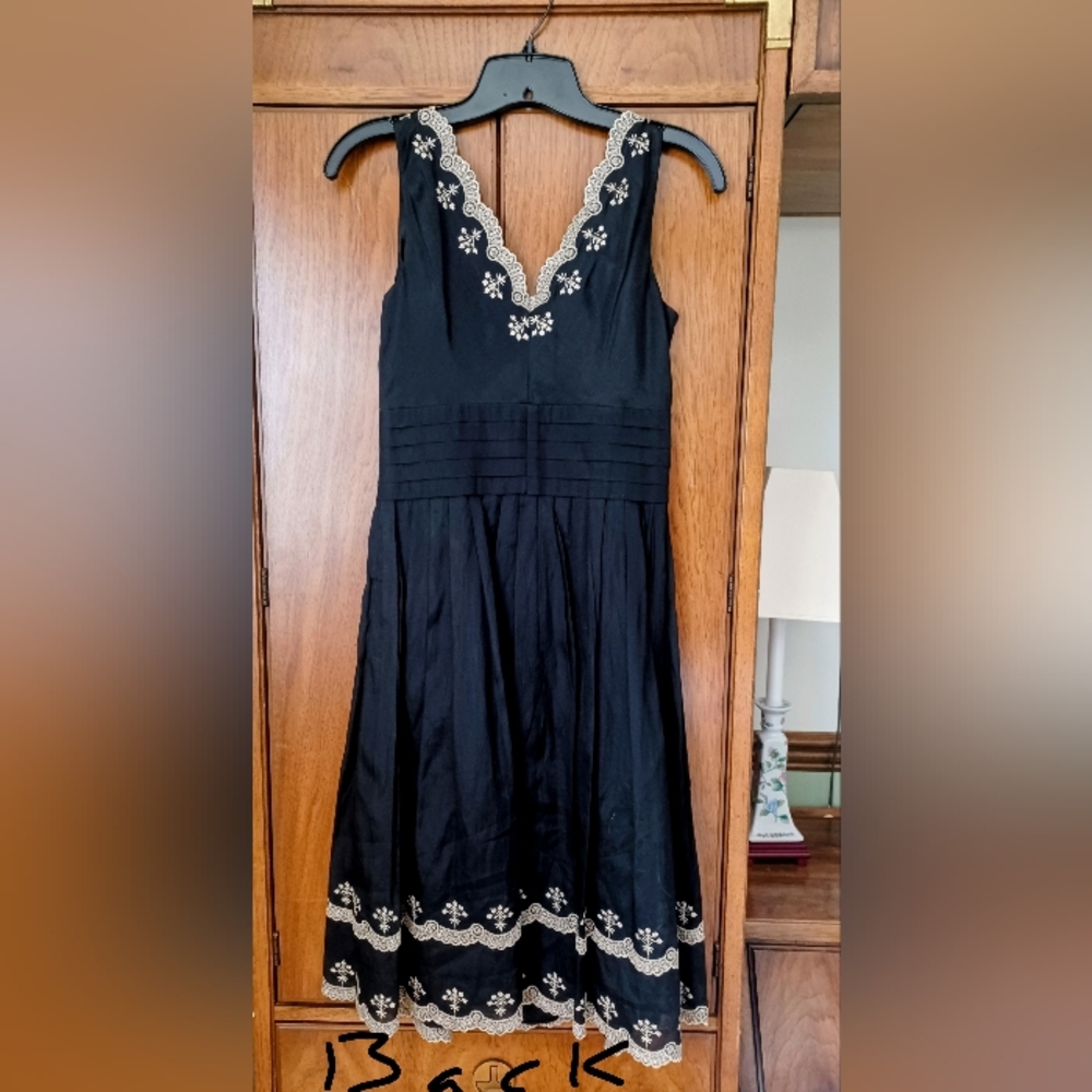 Ann Taylor Black and Gold Midi Dress - Picture 2 of 9